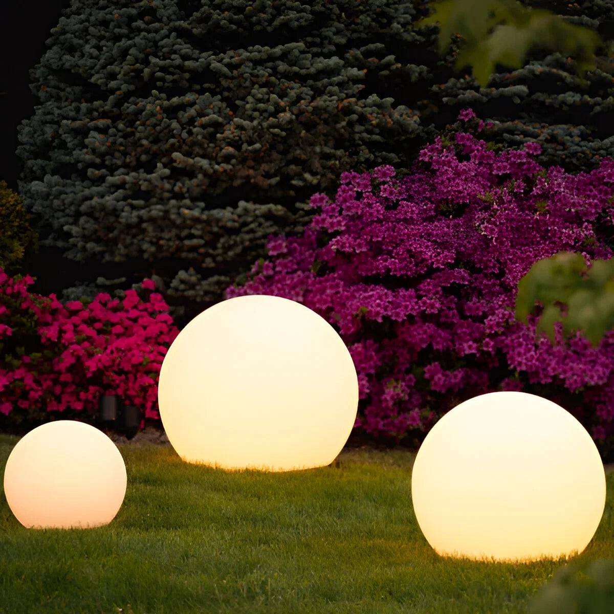 LED Garden Globe Light with Rechargeable Battery