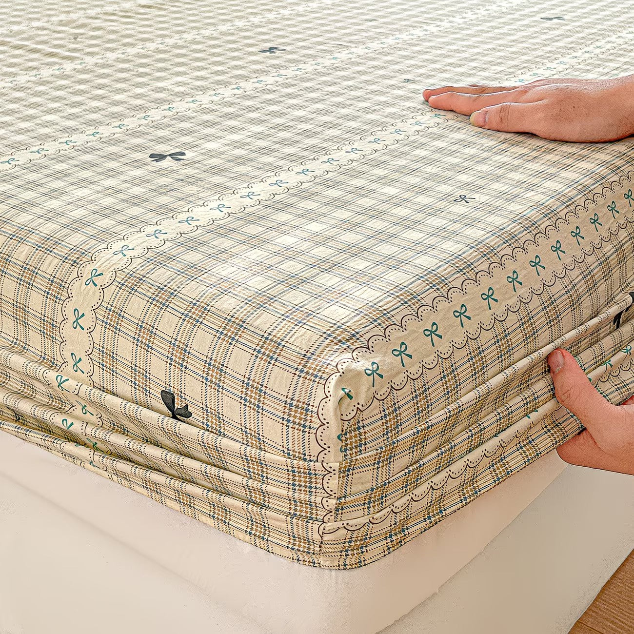 Plaid-Patterned Bedspread
